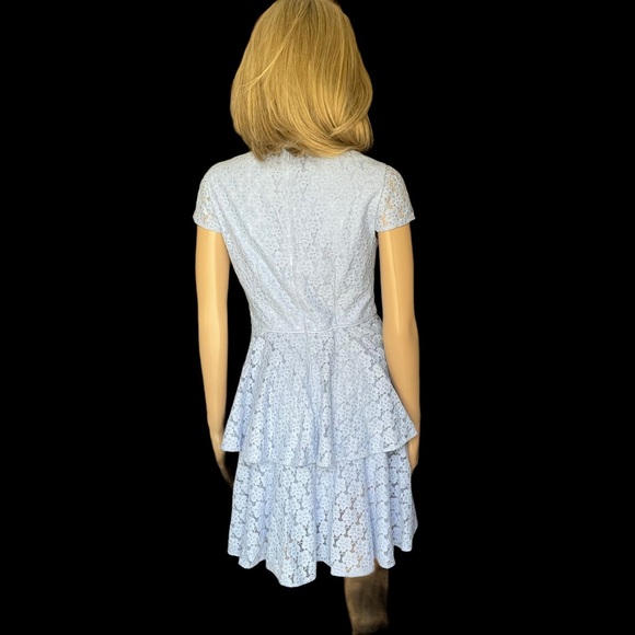 Gal Meets Glam Daisy Dress Lace Tiered Size 2 - Picture 3 of 9